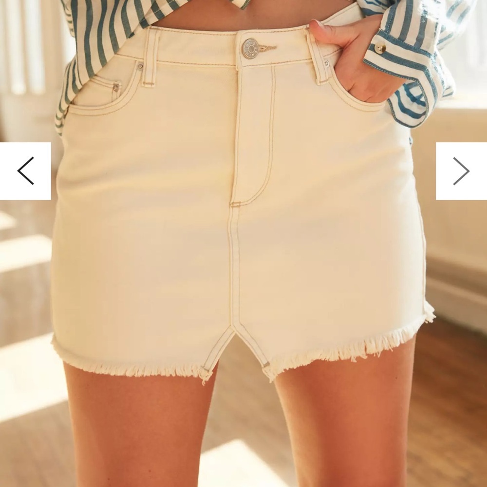BDG Notched White Denim Mini Skirt | M
